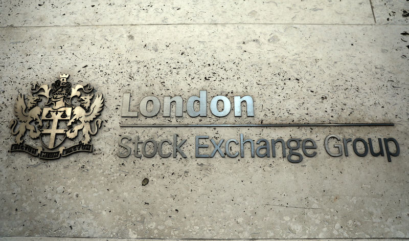 英国股市收低；截至收盘Investing.com 英国 100下跌0.33%