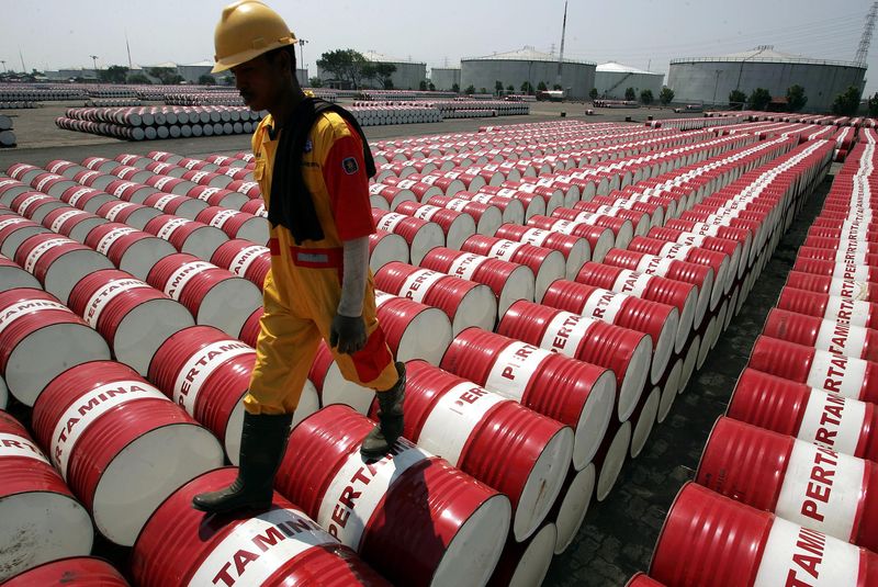 INE原油跌逾2%，伊朗有望重返国际石油供应端