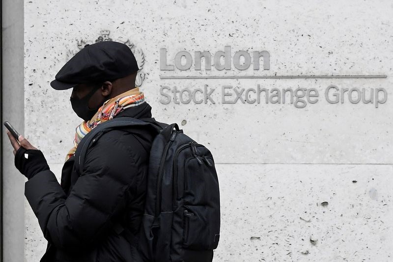 英国股市上涨；截至收盘Investing.com 英国 100上涨0.74%