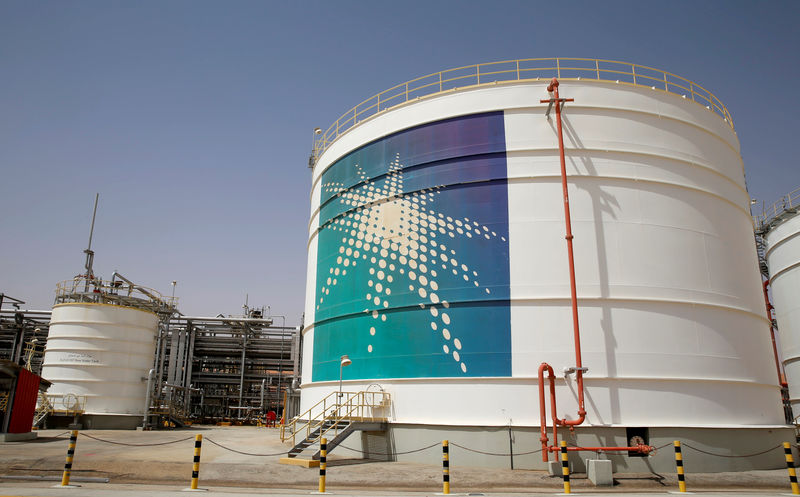 沙特立场骤变：向西方盟国承诺增产原油 国际油价重挫
