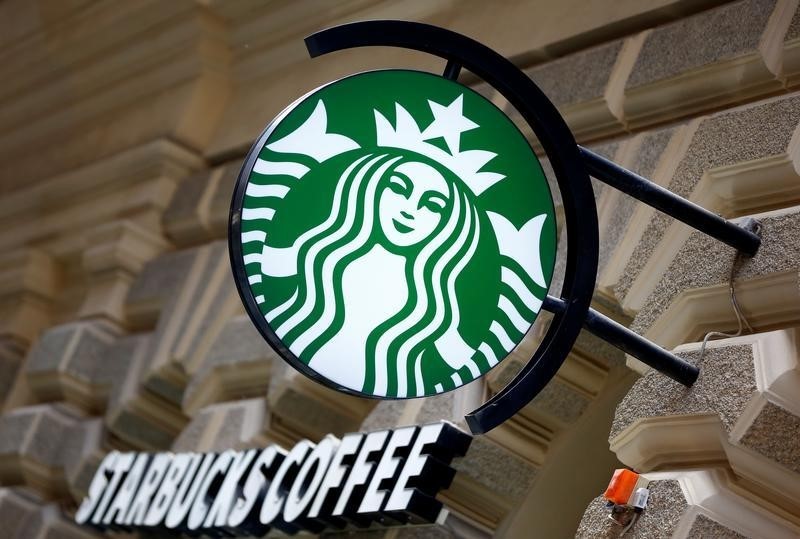 全球咖啡巨头扛不住了：星巴克打算出售其英国业务