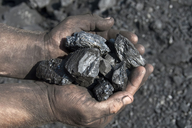 A股异动：煤炭板块持续低迷，山煤国际、华阳股份重挫9%
