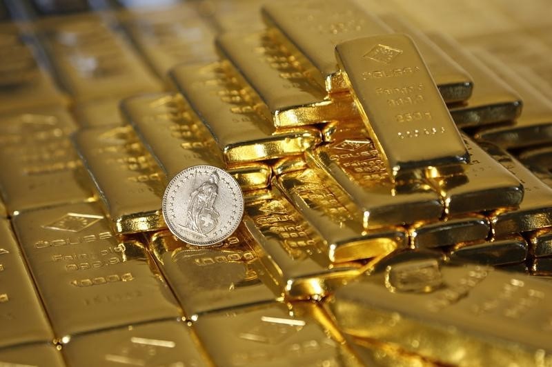 强势美元打压贵金属表现，金价创两年来新低，铜、铁矿石价格齐跌