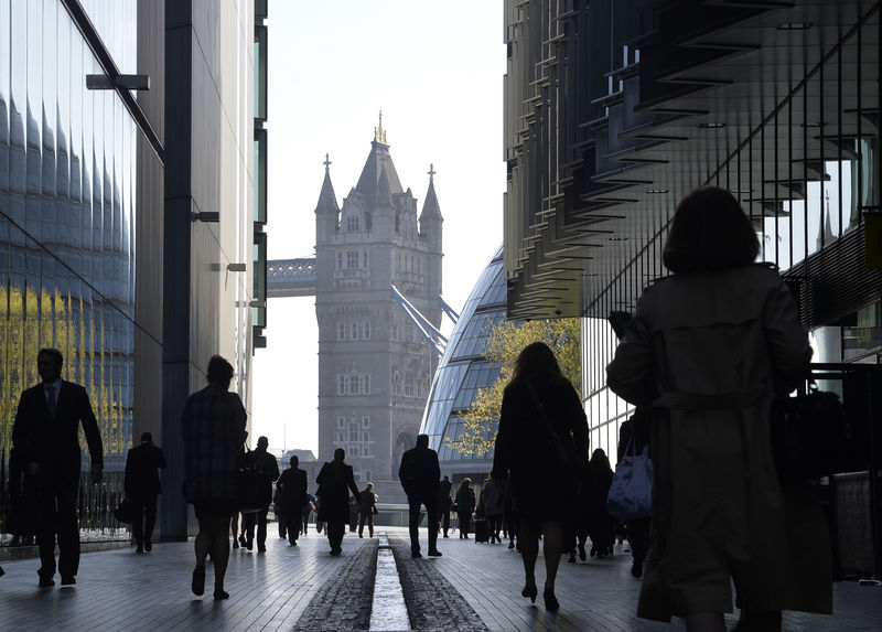 英为财情市场速递：英国终于下架减税措施，推动全球市场风险情绪高涨！