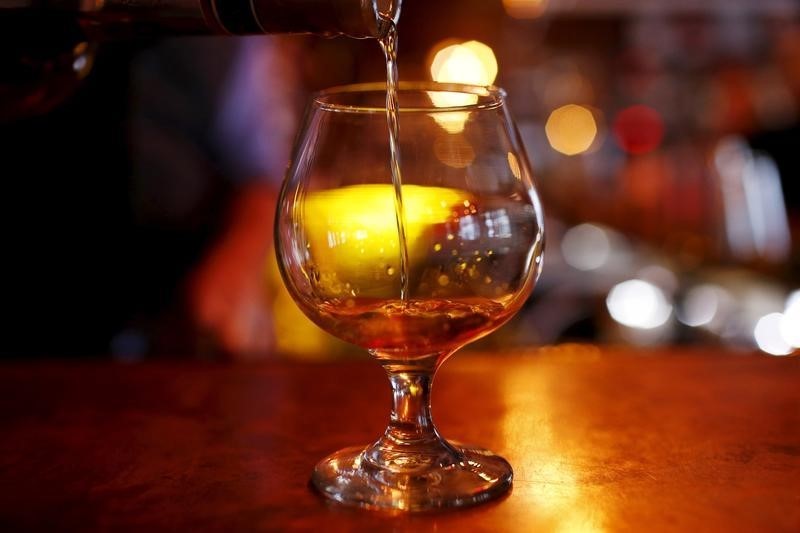 投资者寻找另类「避风港」：稀有苏格兰威士忌今年价格狂飙逾20%