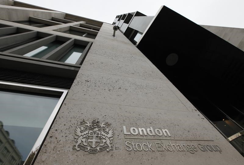 英国股市收低；截至收盘Investing.com 英国 100下跌0.24%