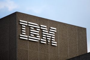Read more about the article IBM(IBM.US)Q4营收同比增6%超预期 预计全年自由现金流将达105亿美元 提供者 智通财经