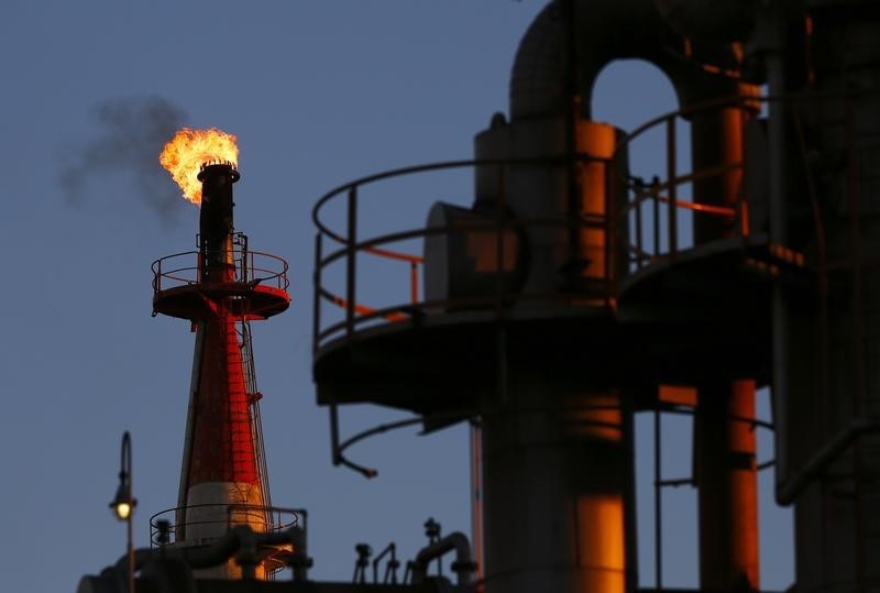 原油亚市：原油投资者缩手缩脚 最大原油进口国谨慎设定经济增长目标