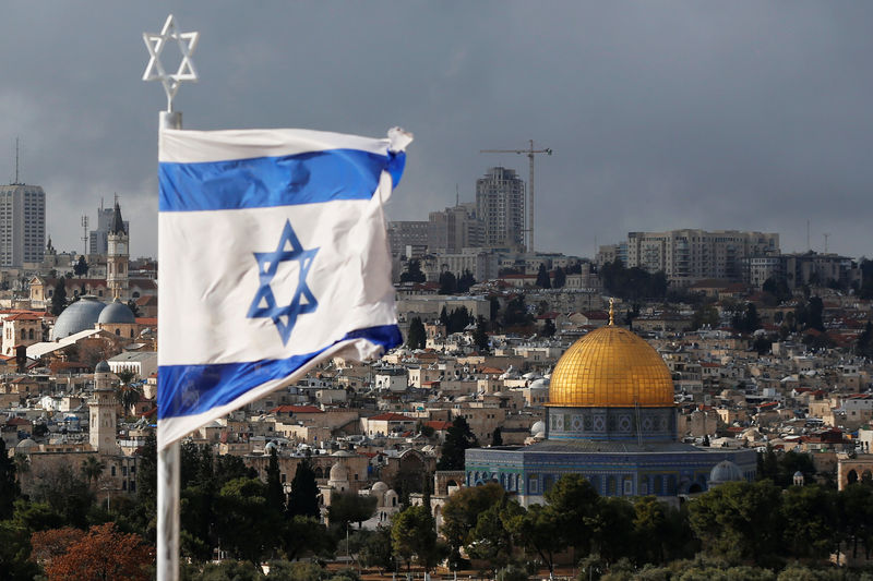 标普将以色列评级展望下调至负面，预计该国经济第四季度环比萎缩5%