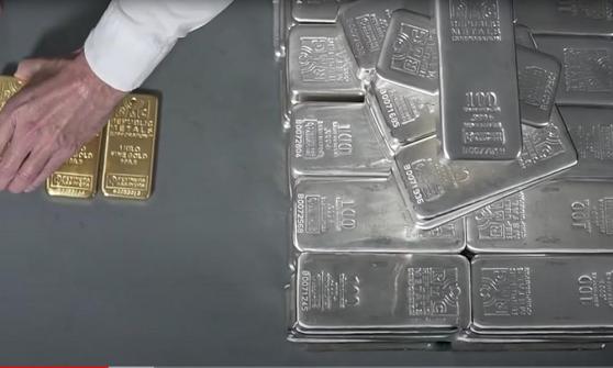 贵金属专家：明年黄金可能到2500，白银将创30美元高峰