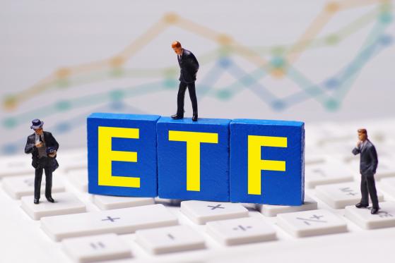 美国50ETF三连板溢价率超32%，日经ETF转跌，有基金公司出手限购